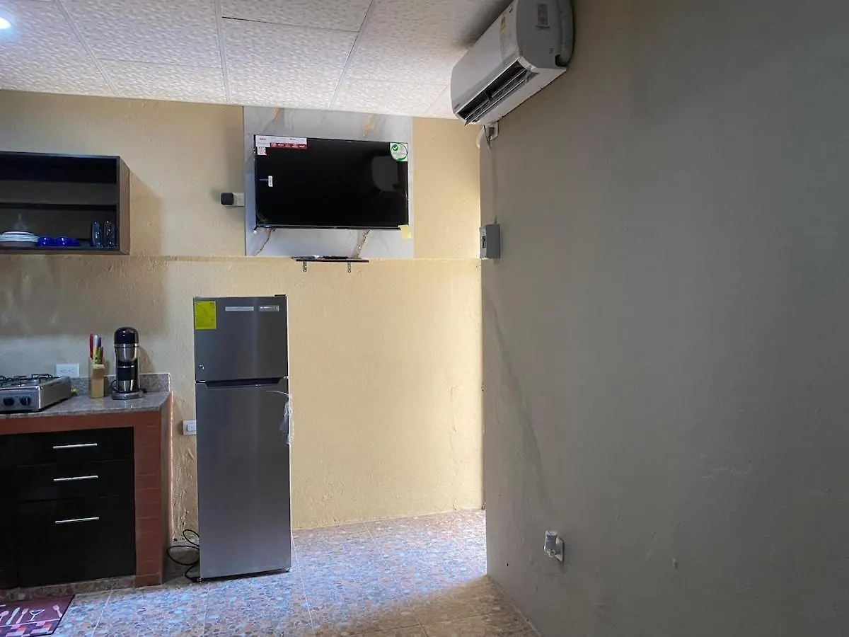 Estudio Comodo En Garzota, Cerca Del Aeropuerto Apartment Guayaquil